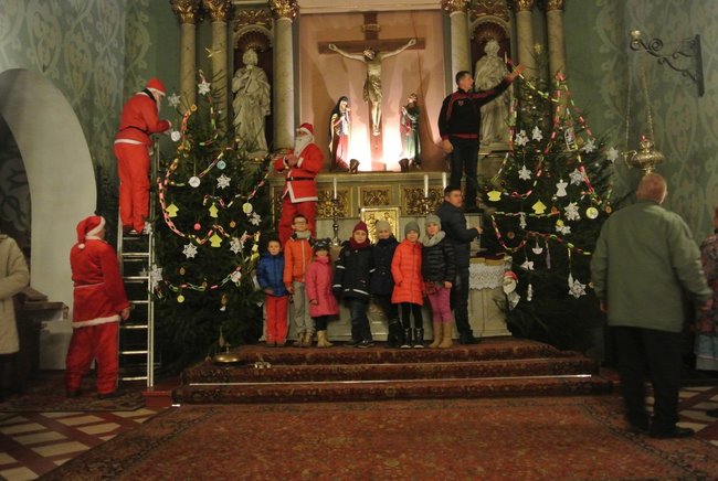 Wspólnie wykonali ozdoby - zdjęcia