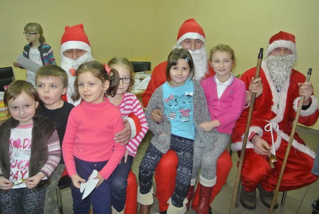 Wspólnie wykonali ozdoby - zdjęcia