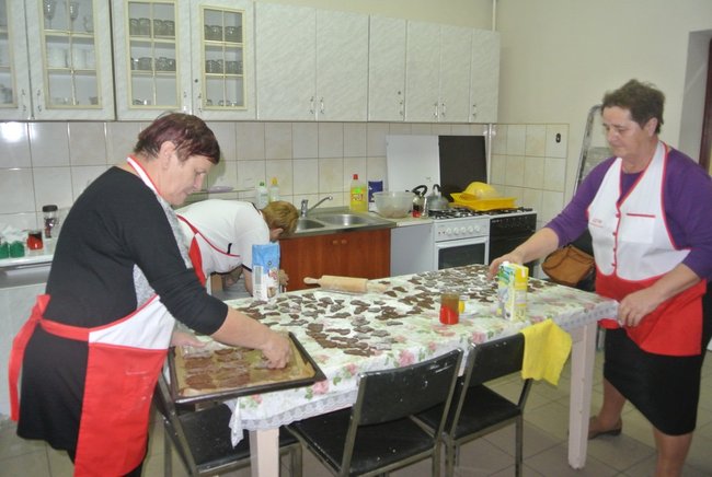 Wspólnie wykonali ozdoby - zdjęcia