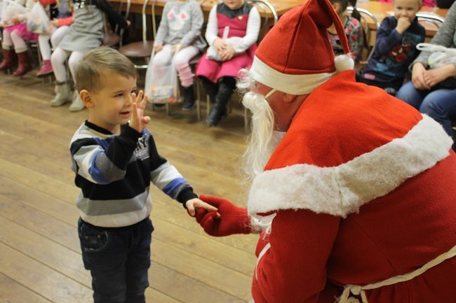 Z workiem prezentów  - zdjęcia