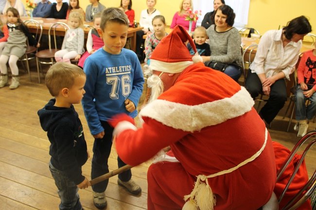 Z workiem prezentów  - zdjęcia