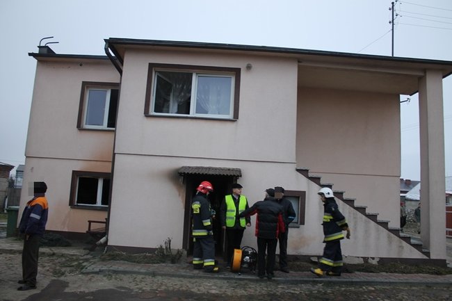 Pożar domu w Wilkonicach - zdjęcia