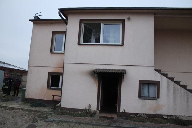 Pożar domu w Wilkonicach - zdjęcia