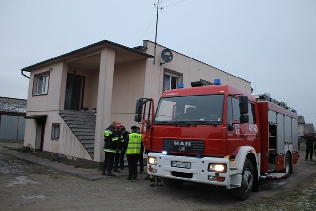 Pożar domu w Wilkonicach - zdjęcia