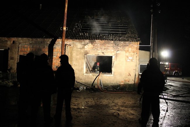 Nocny pożar w firmie - zdjęcia