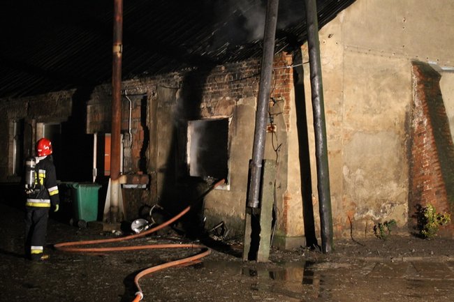 Nocny pożar w firmie - zdjęcia