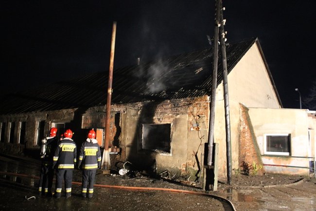 Nocny pożar w firmie - zdjęcia