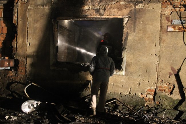 Nocny pożar w firmie - zdjęcia