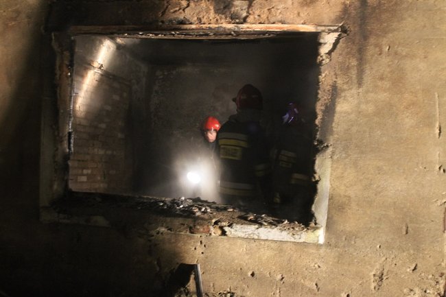 Nocny pożar w firmie - zdjęcia