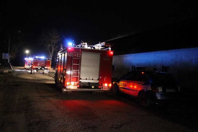 Nocny pożar w firmie - zdjęcia