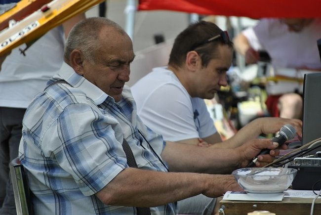 Łódki na stawie ? zdjęcia