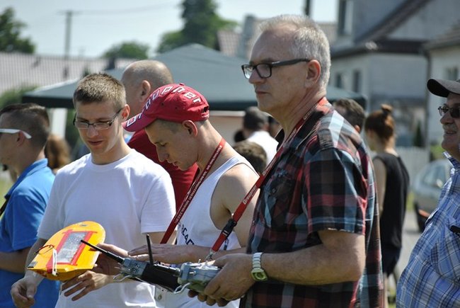 Łódki na stawie ? zdjęcia