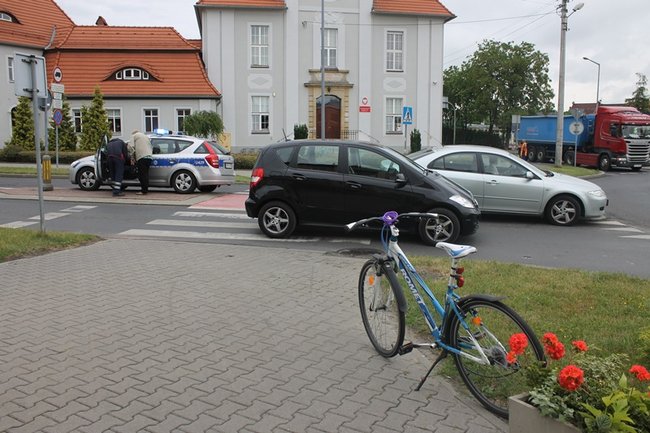 Wtargnęła na przejście dla pieszych - zdjęcia