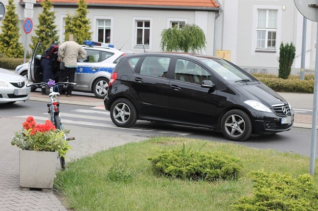Wtargnęła na przejście dla pieszych - zdjęcia