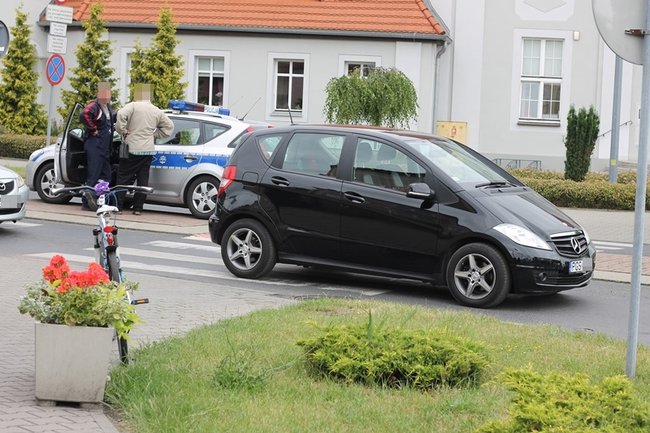 Wtargnęła na przejście dla pieszych - zdjęcia