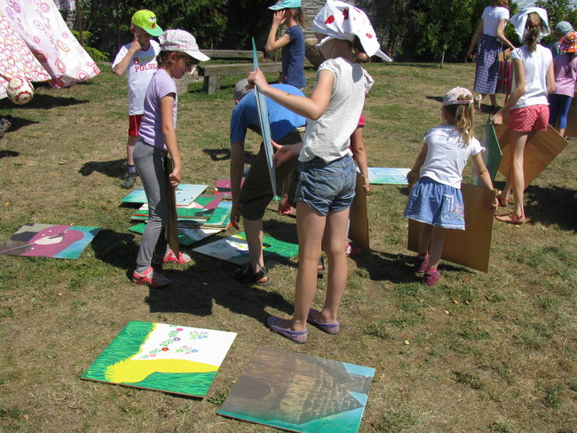 Malowanie na sianie - zdjęcia