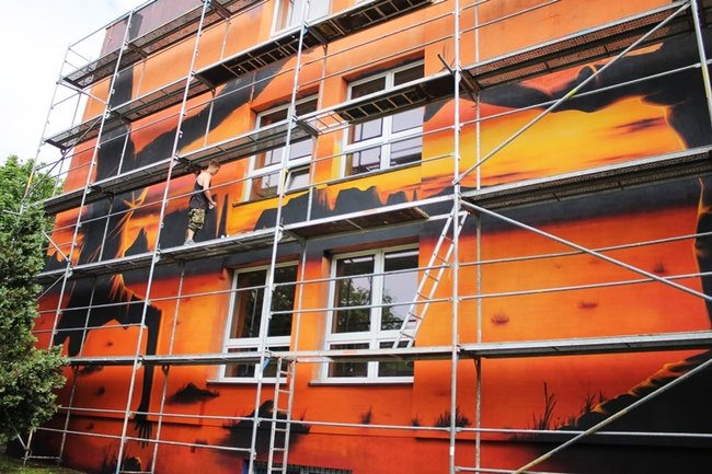 Niezwykłe malowidło na szkole - zdjęcia