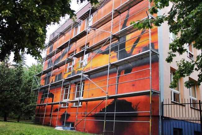 Niezwykłe malowidło na szkole - zdjęcia