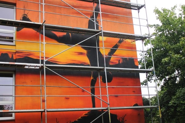 Niezwykłe malowidło na szkole - zdjęcia