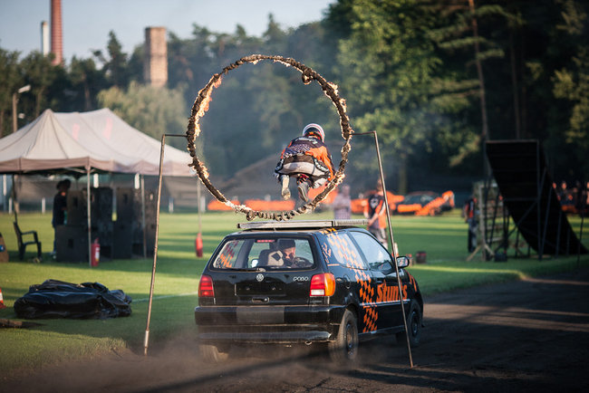 Gladiatorzy na stadionie - zdjęcia