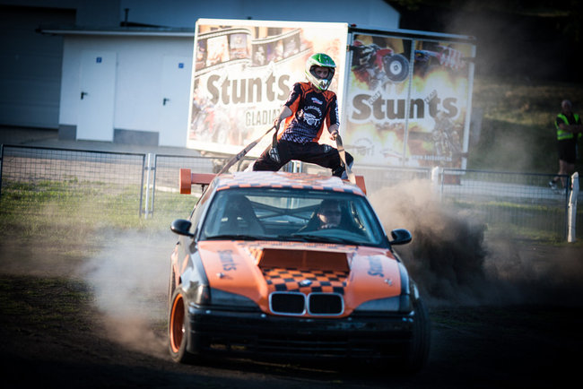 Gladiatorzy na stadionie - zdjęcia