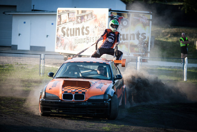 Gladiatorzy na stadionie - zdjęcia