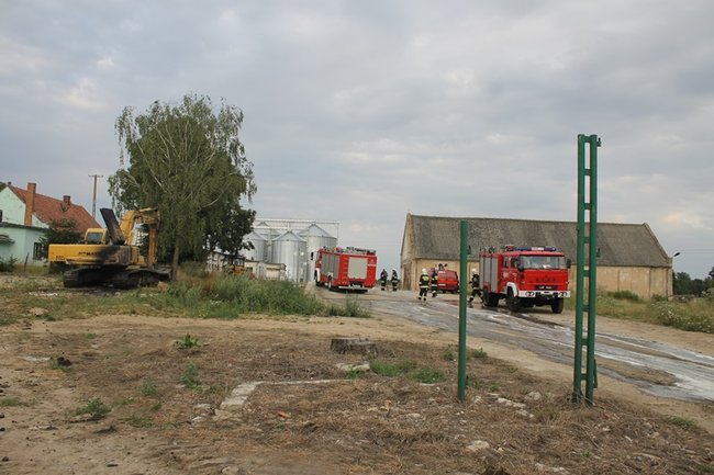 Operator zdążył uciec - zdjęcia