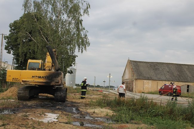 Operator zdążył uciec - zdjęcia