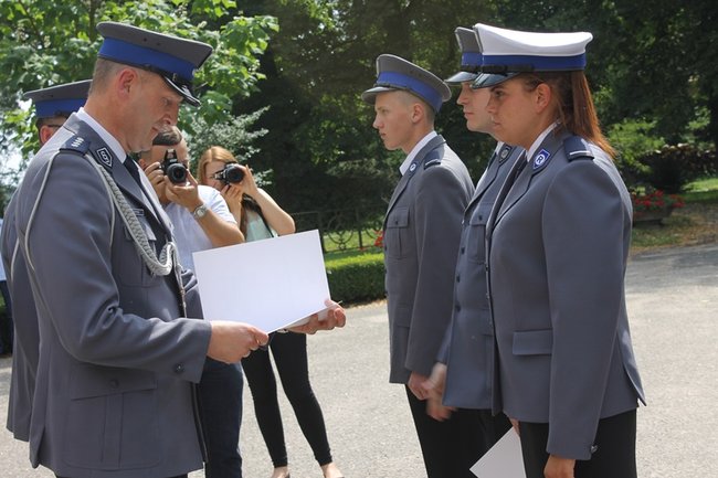 Awanse, wyróżnienia  i... podwyżki - zdjęcia