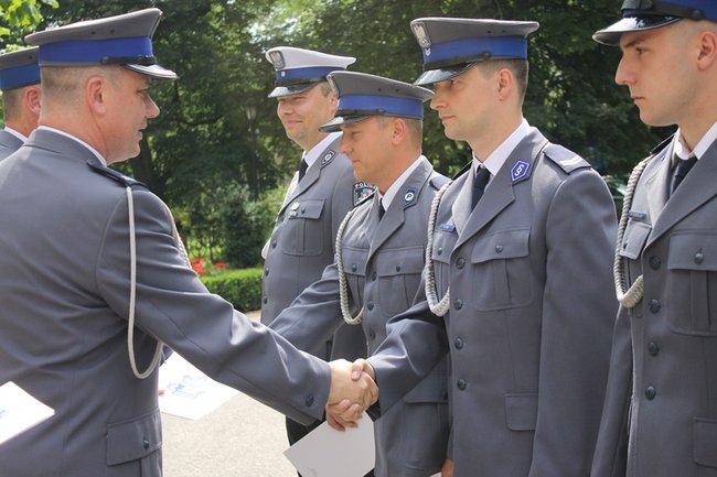 Awanse, wyróżnienia  i... podwyżki - zdjęcia