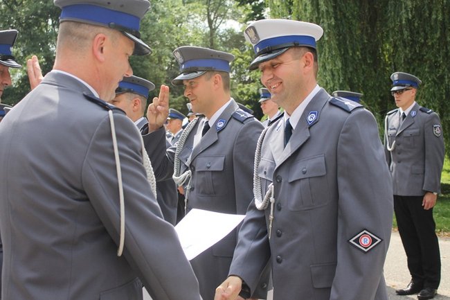 Awanse, wyróżnienia  i... podwyżki - zdjęcia