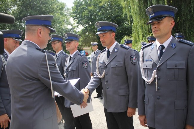 Awanse, wyróżnienia  i... podwyżki - zdjęcia