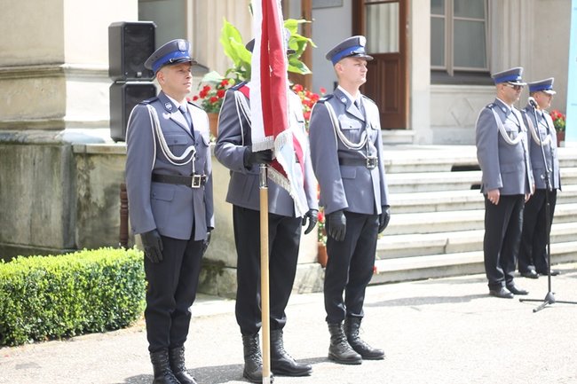 Awanse, wyróżnienia  i... podwyżki - zdjęcia
