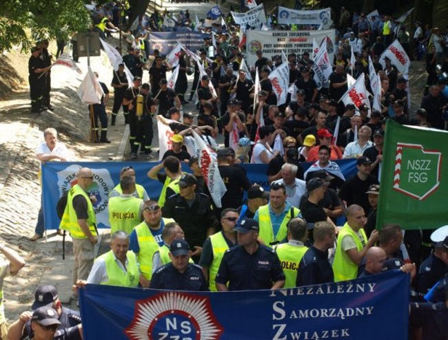 Mundurowi chcą podwyżek! - zdjęcia