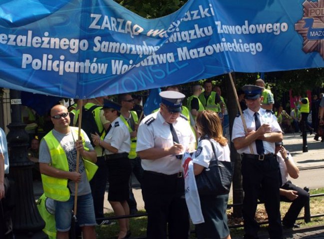 Mundurowi chcą podwyżek! - zdjęcia