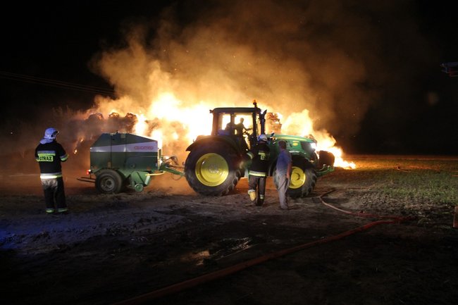 Olbrzymi pożar w środku wsi - zdjęcia