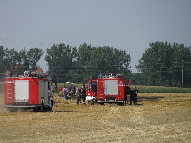 Kombajnista zauważył dym - zdjęcia