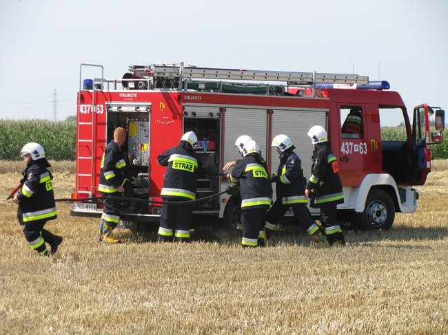 Kombajnista zauważył dym - zdjęcia