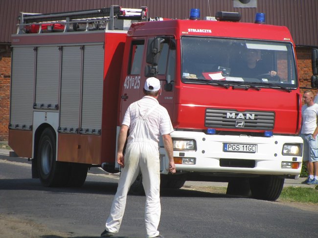 Kombajnista zauważył dym - zdjęcia