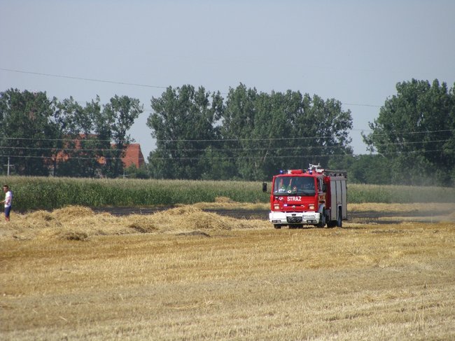Kombajnista zauważył dym - zdjęcia