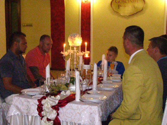 Znany piłkarz dotrzymał słowa - zdjęcia