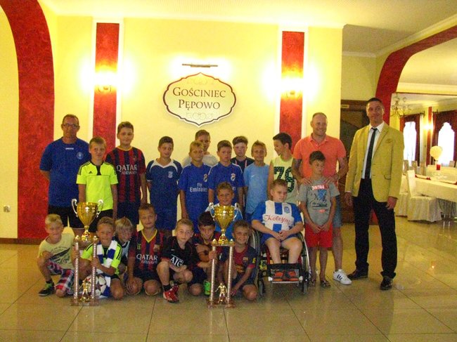 Znany piłkarz dotrzymał słowa - zdjęcia