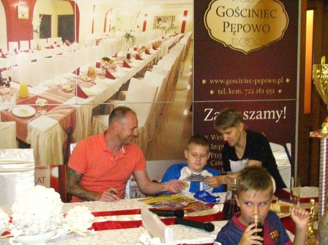 Znany piłkarz dotrzymał słowa - zdjęcia