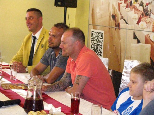 Znany piłkarz dotrzymał słowa - zdjęcia