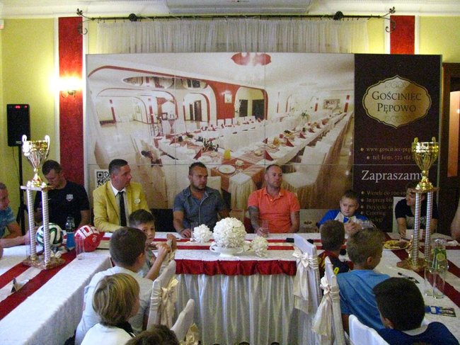 Znany piłkarz dotrzymał słowa - zdjęcia