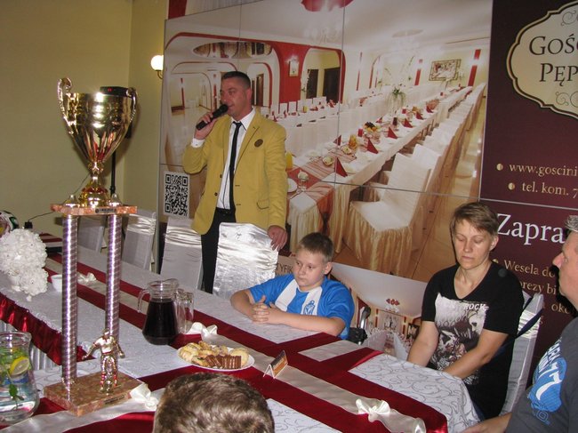 Znany piłkarz dotrzymał słowa - zdjęcia