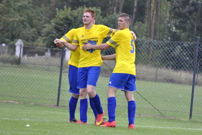 Zmarnowali cztery rzuty karne i odpadli - zdjęcia