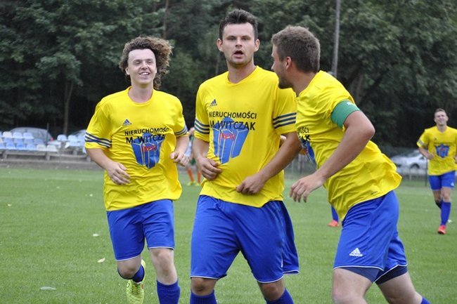 Zmarnowali cztery rzuty karne i odpadli - zdjęcia