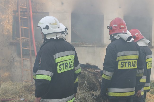 Spłonął budynek w Pogorzeli - zdjęcia