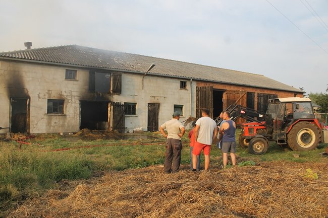 Spłonął budynek w Pogorzeli - zdjęcia